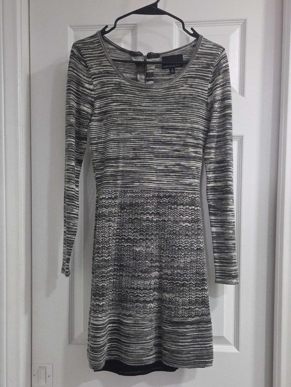 Cynthia Rowley Gray and White Long Sleeve Knit Dress